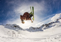 追梦格林几几年选秀的，追梦格林效力过哪些球队