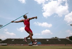 足球中场休息不得超过多少分钟，足球中场休息时间不得超过