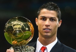 打篮球手指挫伤肿了怎么处理，手指挫伤肿了可自愈吗？