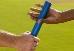 c罗十大逆境救主之战，天下足球c罗十大逆境救主之战？